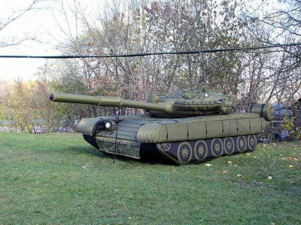 安吉陆地军事假目标坦克